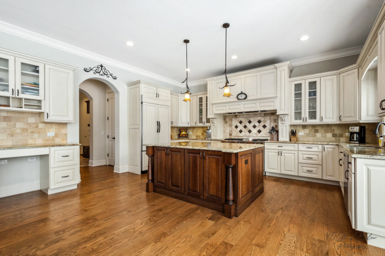 400feetandbelowrealestate (10)